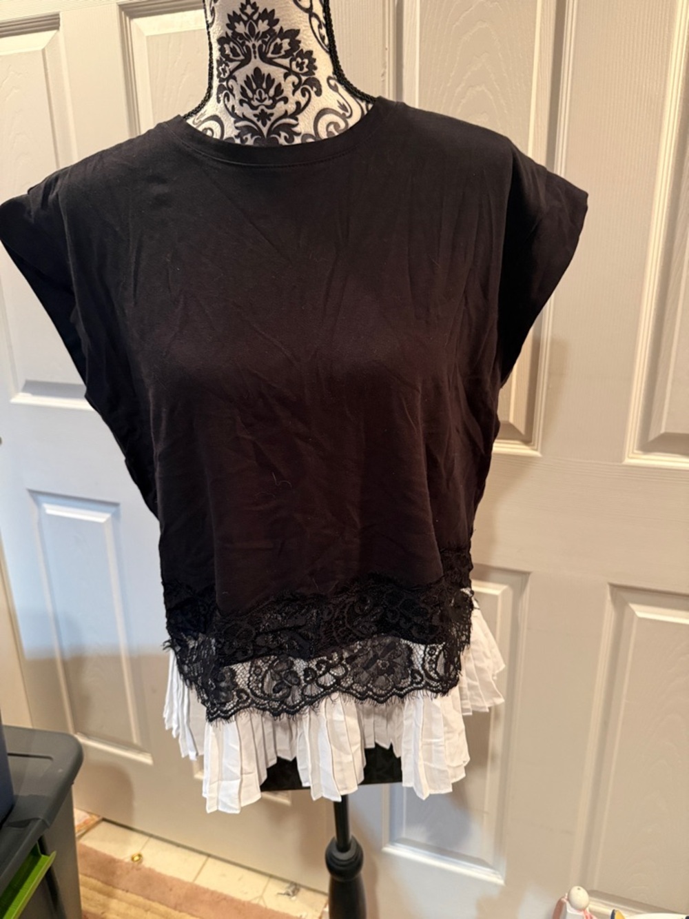 Laundry By Shelli Segal Black Top with White Pleated & Lace Hem